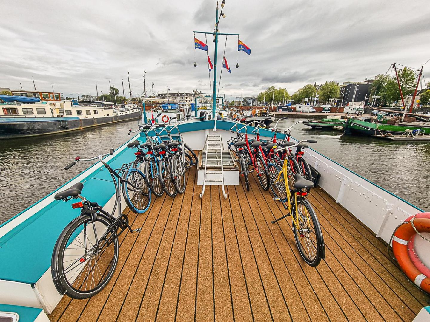 Amsterdam Hotelboat Exterior photo