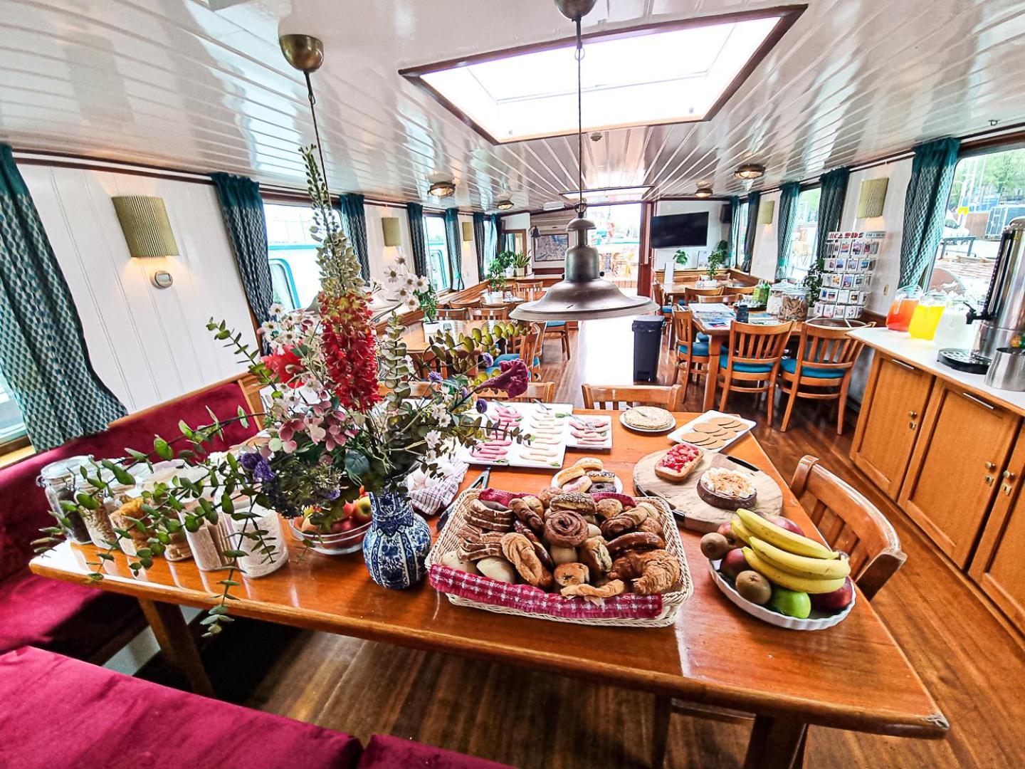 Amsterdam Hotelboat Exterior photo